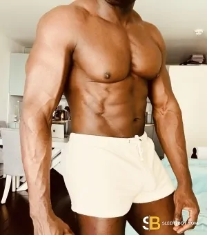 Bisexual Escort Hungmyke 42yr - gangbang