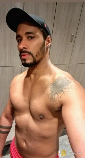 Gay Escort Marcos 29yr - sucking
