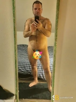 Bisexual Escort Luke 40yr - gangbang