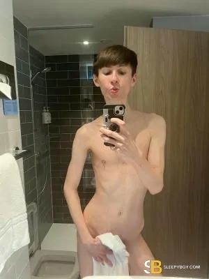 Gay Escort Sasha 24yr - trios