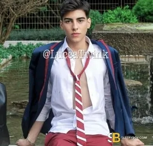 Gay Escort Lucca Twink 19yr - always safe sex