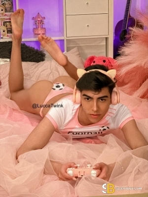 Gay Escort Lucca Twink 19yr - trios