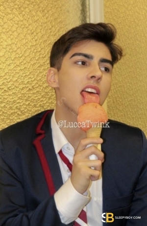 Gay Escort Lucca Twink I&rsquo;m Back 19yr - always safe sex