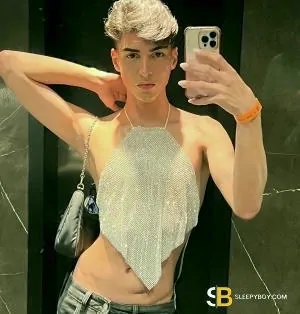 Gay Escort Lucca Twink 19yr - always safe sex