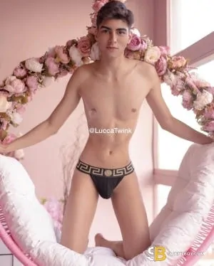 Gay Escort Lucca Twink I&rsquo;m Back 19yr - always safe sex