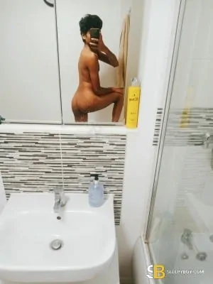 Gay Escort Tarun 26yr - masseur