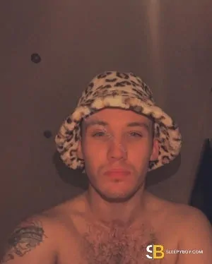 Bisexual Escort Tommy 22yr - licking