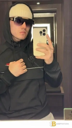 Bisexual Escort Tommy 22yr - sucking