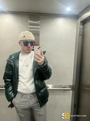 Bisexual Escort Tommy 21yr - licking