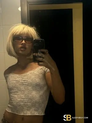 Gay Escort Clyde 24yr - blowjob