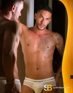 male escort Slough Felipe Avilla Xxl