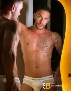 male escort Newport Felipe Avilla Xxl