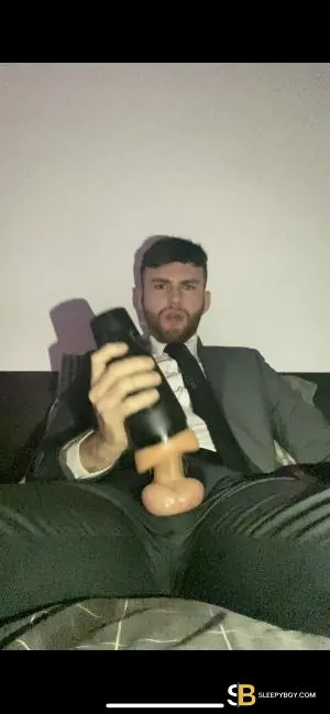 Gay Escort Ryan 23yr - sucking