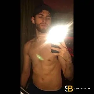 Gay Escort Ryan 23yr - sucking