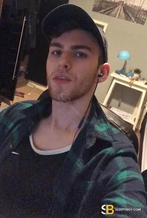Gay Escort Ryan 23yr - licking