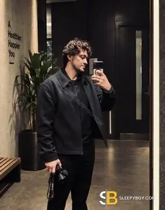 male escort London Luiz  Carvalho
