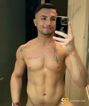 Gay Escort Allan Pierre 25yr - licking