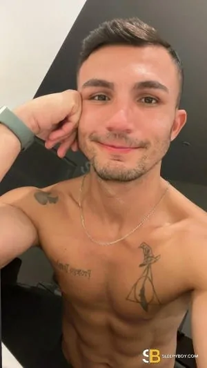 Gay Escort Allan Pierre 25yr - licking