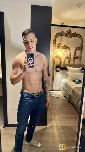 Gay Escort Noahh 23yr - double penetration