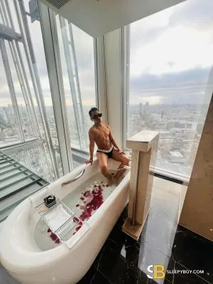Gay Escort Kenniepeachboy 22yr - blowjob