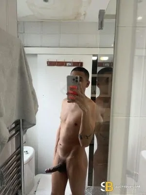 Gay Escort Pietro 23yr - exhibitionist