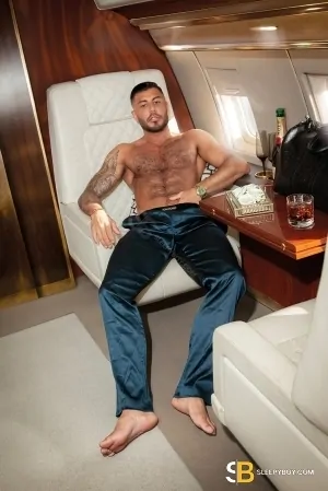 Gay Escort Marco 31yr - exhibitionist