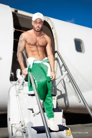 Gay Escort Marco 31yr - gangbang