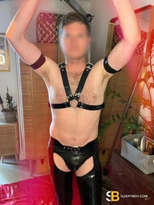 Bisexual Escort Latex Master 38yr - blowjob