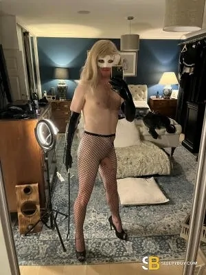 Bisexual Escort Latex Master 39yr - rimming