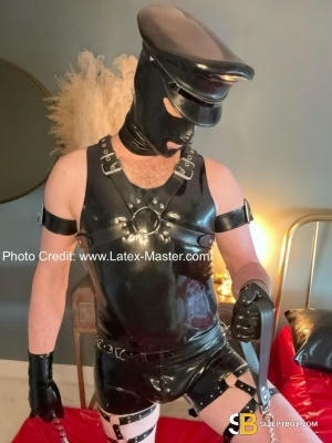 Gay Escort Latex Master 40yr - always safe sex