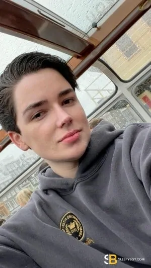 Gay Escort Elio 21yr - double penetration