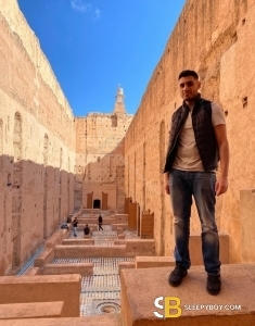 male rent boy London Tan