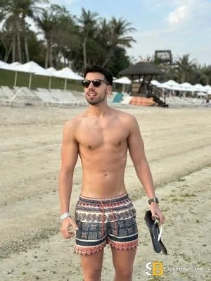 Gay Escort Ryan Fortunato 22yr - trios