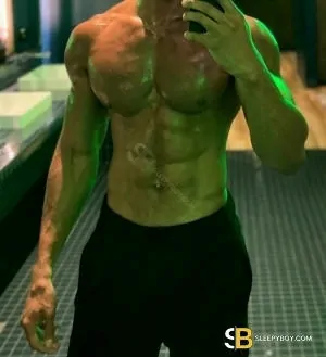 Bisexual Escort Cuban Papi 24yr - dirty talk