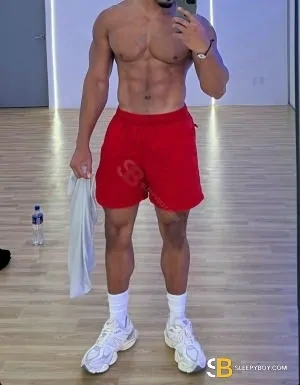 Bisexual Escort Cuban Papi 25yr - exhibitionist
