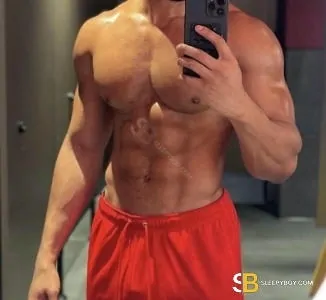 Bisexual Escort Cuban Papi 25yr - exhibitionist