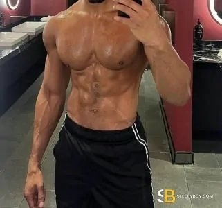 Bisexual Escort Cuban Papi 25yr - exhibitionist