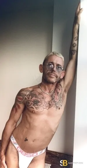 Gay Escort Adam Firstman 39yr - trios