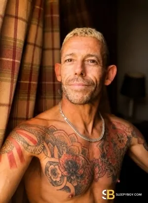 Gay Escort Adam Firstman 39yr - exhibitionist