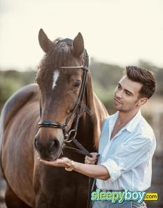 male escort Chelsea Louis