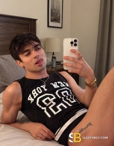 male escort Chelsea Louis