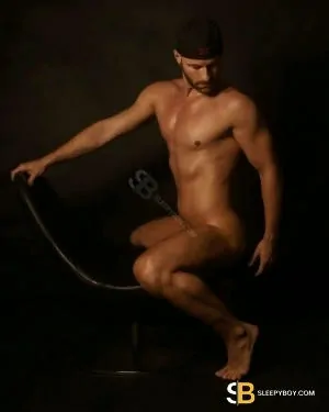 Gay Escort Nathan Adams 28yr - exhibitionist