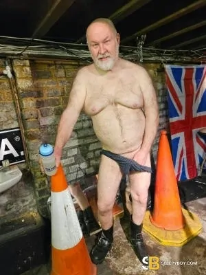 Gay Escort Richard 61yr - licking