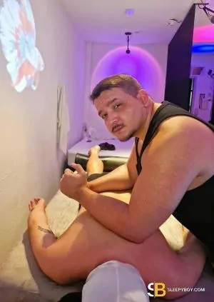 Gay Escort Cairo 34yr - licking