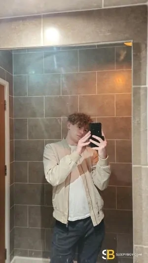 Gay Escort Dan 20yr - dirty talk