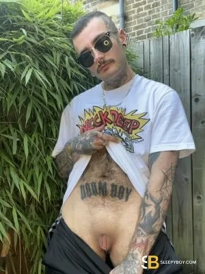 Gay Escort Jake Ftm 22yr - blowjob