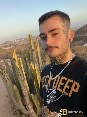 Gay Escort Jake Ftm 22yr - trios