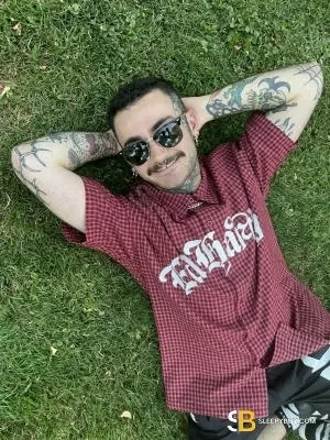 Gay Escort Jake Ftm 22yr - trios