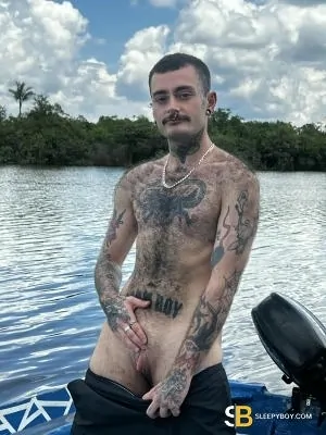Gay Escort Jake Ftm 22yr - exhibitionism