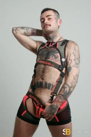 Gay Escort Jake Ftm 22yr - gangbang
